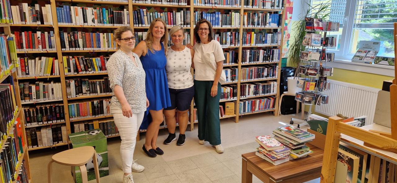 In der Stadtbibliothek Pressbaum lernen wir im Sommer die Bibliothekssoftware kennen.